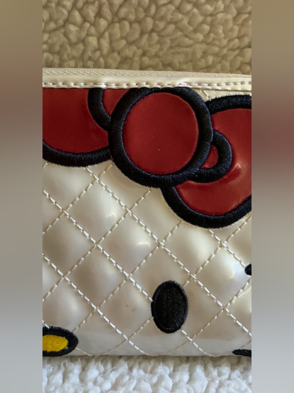NWT! Loungefly Hello Kitty Quilted Zip Around Wallet White with Red Bow Accent - Picture 16 of 16
